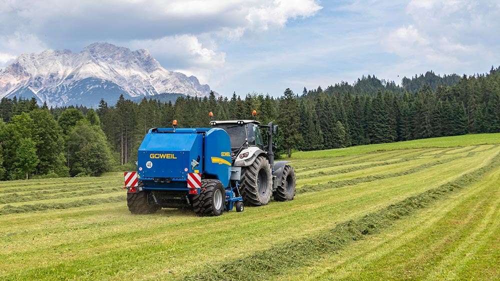 G-1 F125 Baler-wrapper combination in use